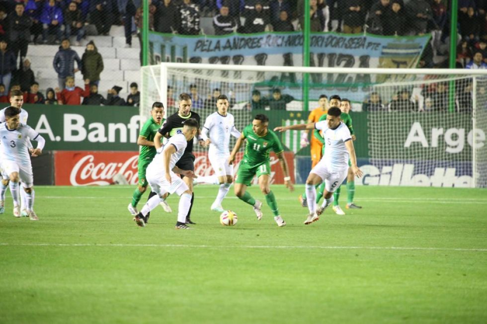 Argentina goleó 5-0 a Bolivia en amistoso