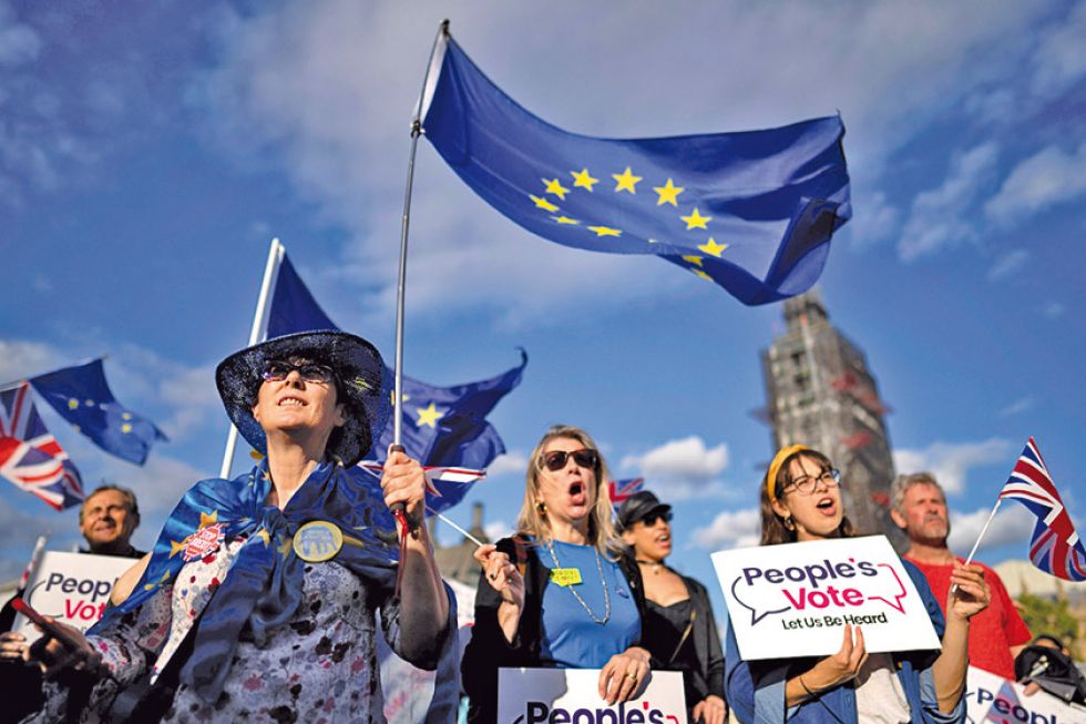 Rechazan "brexit" duro  y llamar a otra elección