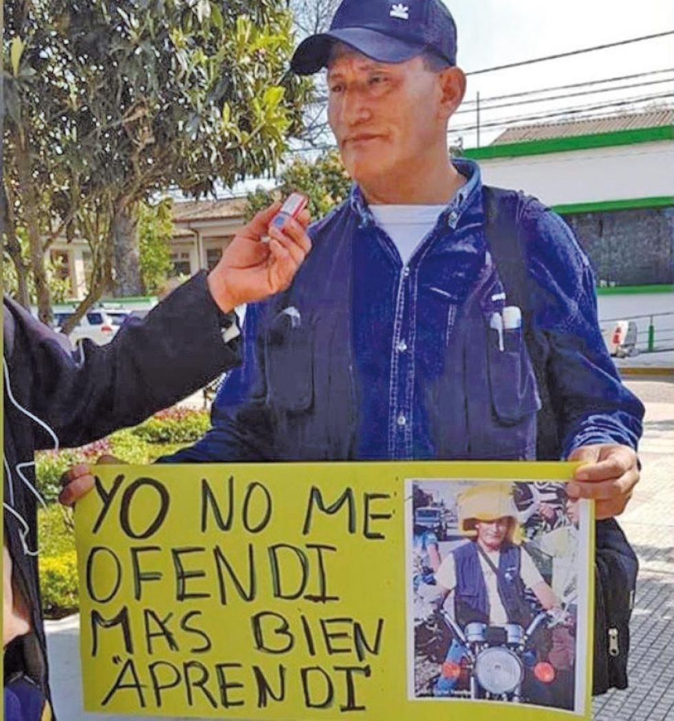Un conductor defiende al coronel destituido en Yacuiba