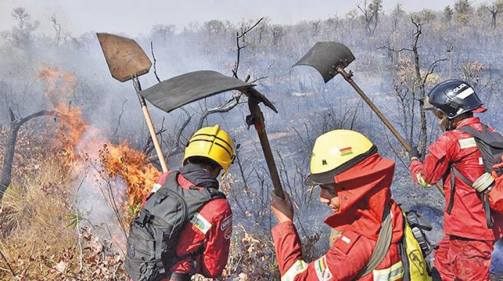Ascenderán a soldados y marineros que combaten incendios