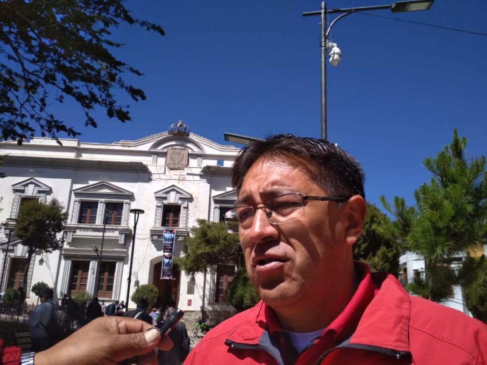 Diputado opositor responde a acusaciones y culpa a Evo por los incendios