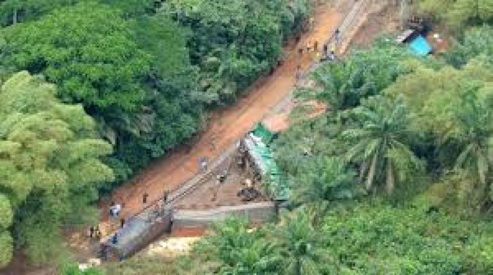 Al menos 50 muertos al descarrilar un tren en la RD del Congo