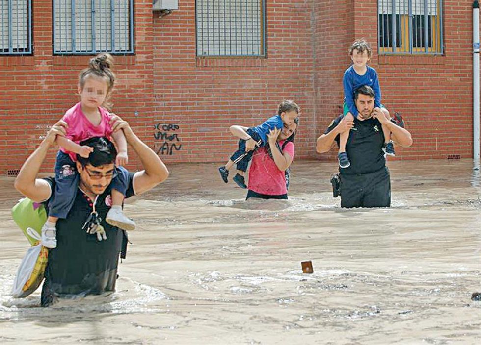 España: Intenso temporal provoca daños y muertes