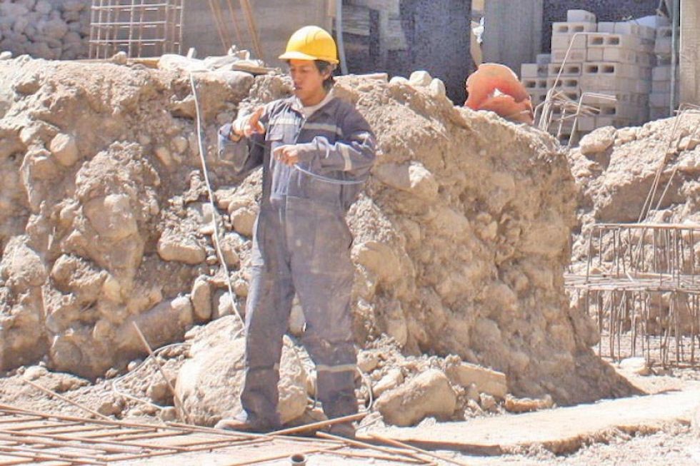 Alcaldía garantiza recursos para continuar las construcciones en salud