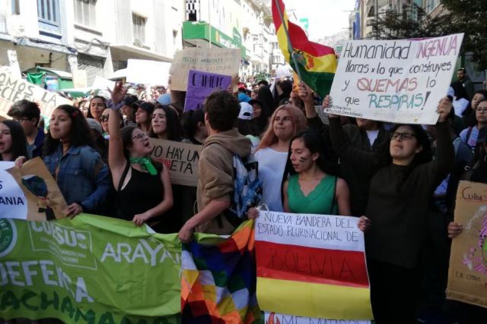 Jóvenes toman las calles de La Paz y piden declarar desastre nacional por los incendios en la Chiquitania