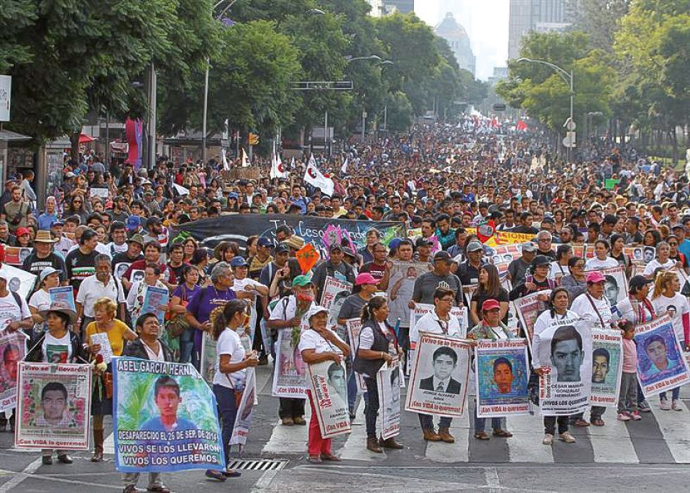 Estudiantes de Ayotzinapa: Familiares exigen justicia