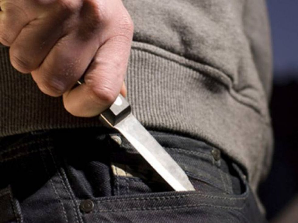 Pandilleros apuñalan a un joven en la zona de El Bateón 