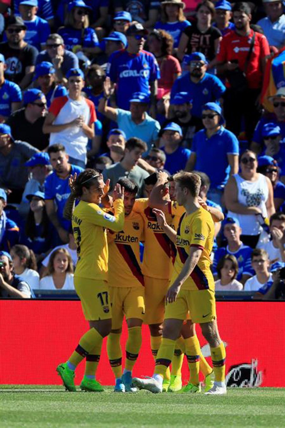 Barcelona rompe su maldición y gana lejos del “Camp Nou”