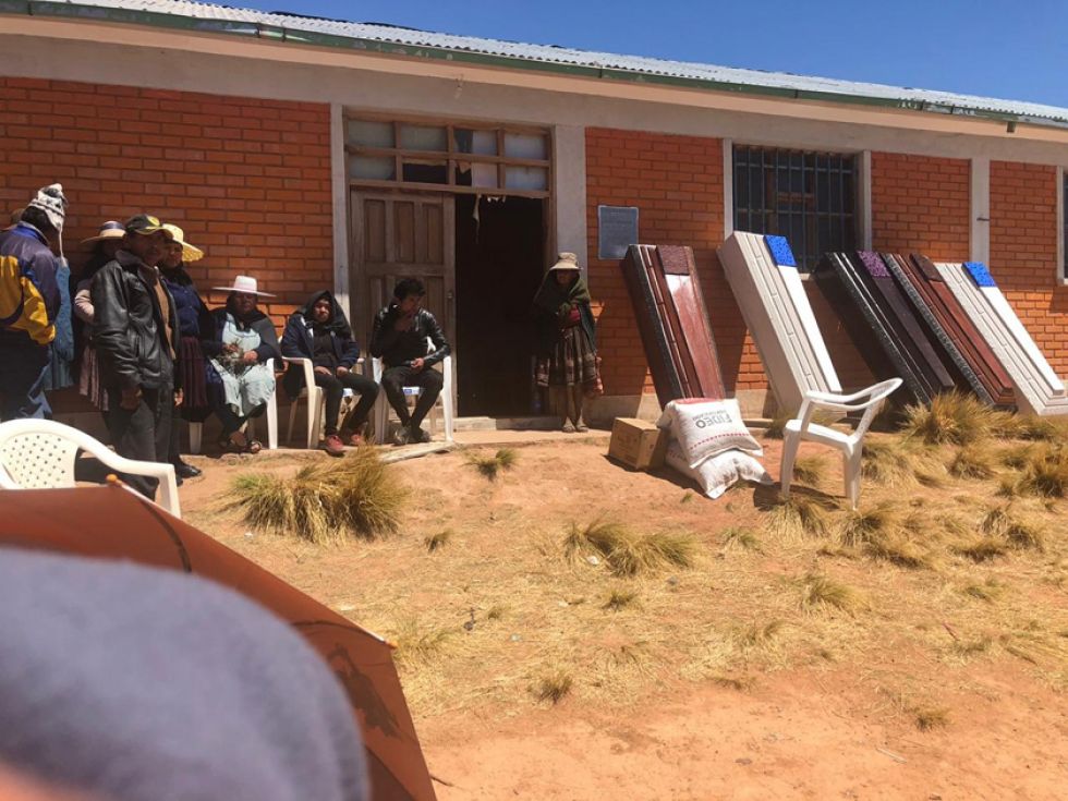 Gobernación se solidariza y entrega 8 cajones