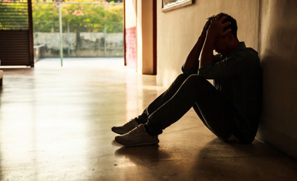 Denuncian a una mujer por tener una relación con su sobrino político