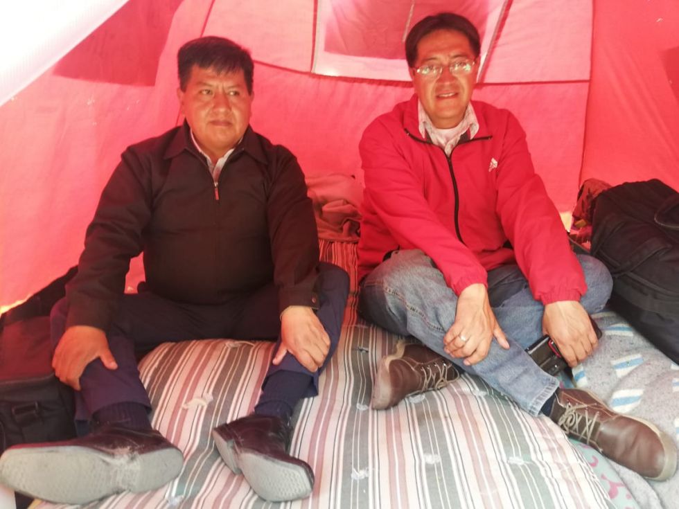 Dos parlamentarios de Potosí inician huelga de hambre