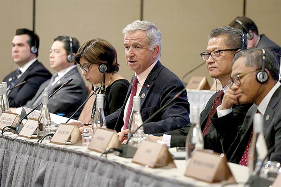 Foro APEC mira de reojo a China y EEUU