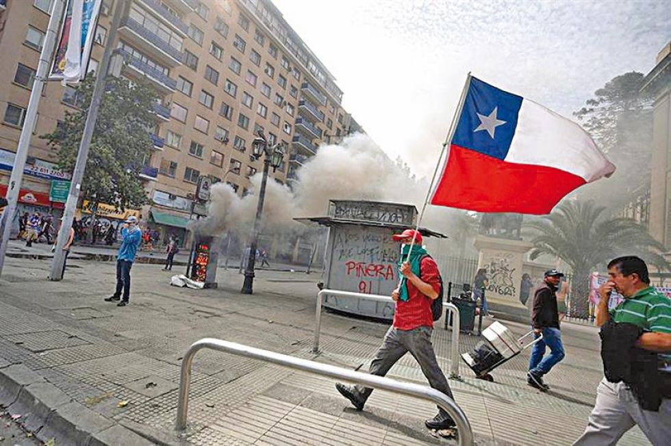 Chile sigue en las calles y pide salida de Piñera