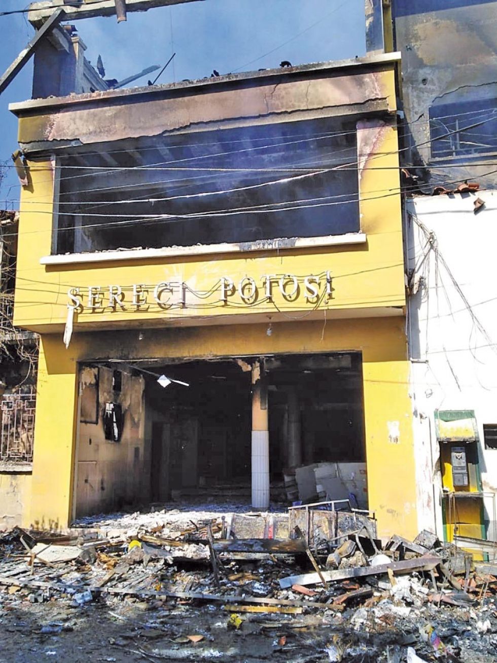 Fiscalía inicia investigación por destrozos en dos instituciones