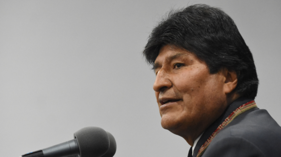 Evo: Grupos de "ricachones" pagan a vándalos para ofender y humillar a sus seguidores