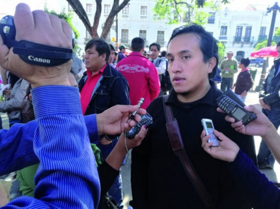 Cívicos de 2 Departamentos anuncian marcha a La Paz