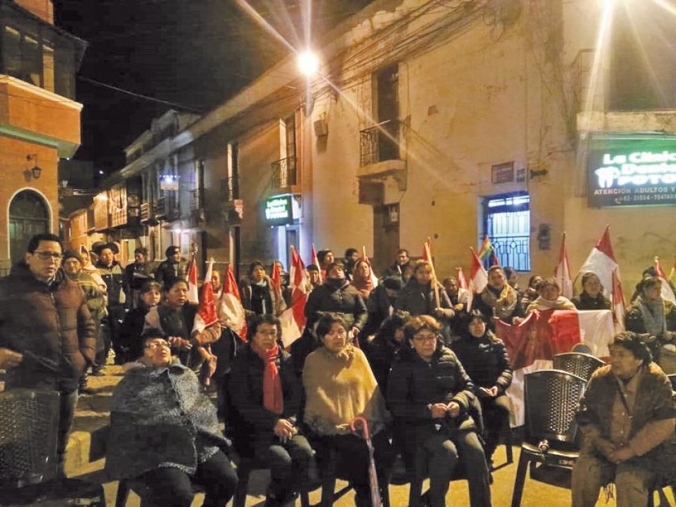 Católicos oran por pronta pacificación
