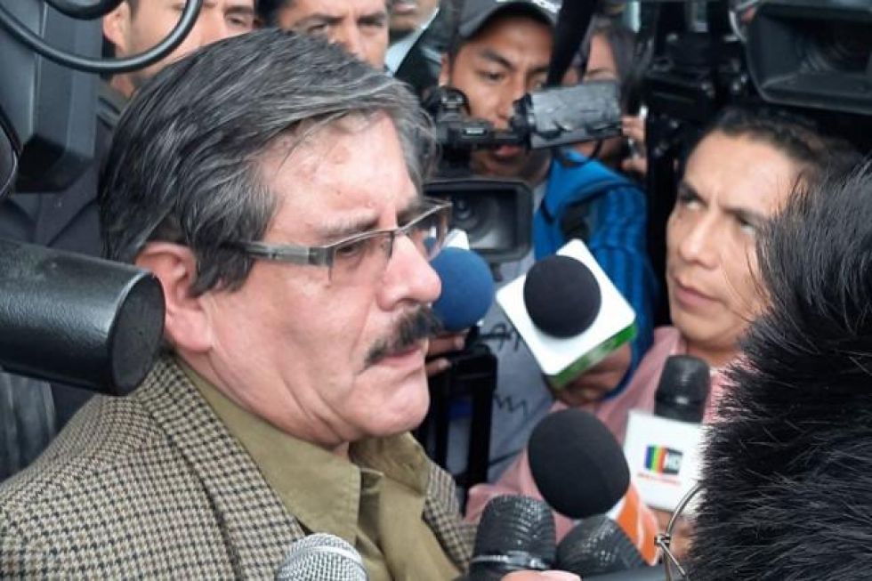 No hay fecha para entregar la carta a Evo y Albarracín dice que "la voz de Camacho es la voz del pueblo"