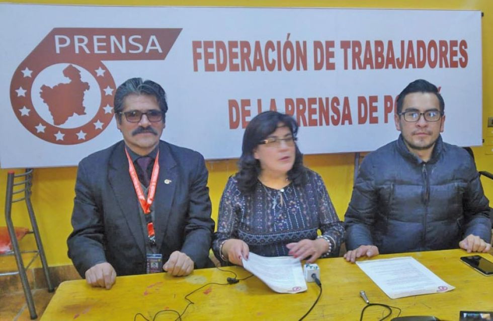 Trabajadores de la prensa le piden a Evo que renuncie