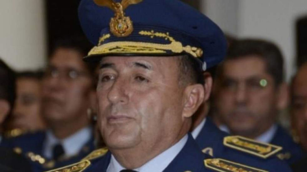 Renuncia el embajador de Bolivia en Francia y pide la pacificación del país