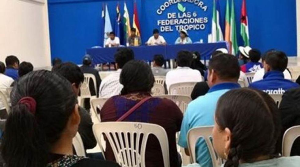 Evo está en el trópico de Cochabamba y se reúne con sus bases