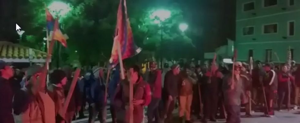 Comunarios de la provincia Cornelio Saavedra bloquean en defensa de su voto