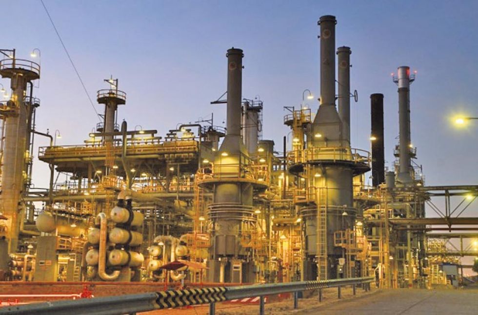 Trabajadores de refinería declaran enemigos al presidente y gerentes de YPFB