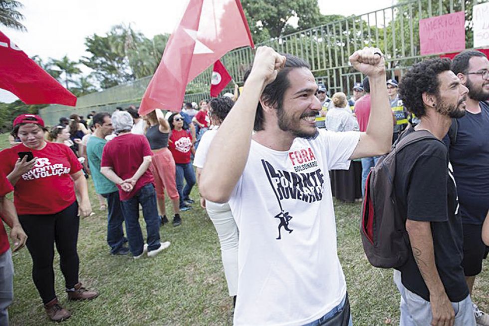 Simpatizantes de Guaidó toman embajada en Brasil