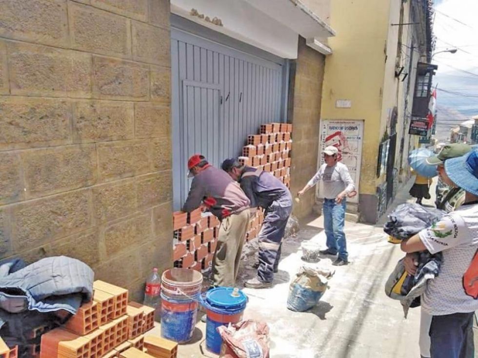Comcipo refuerza el tapiado en el garaje del SIN Potosí