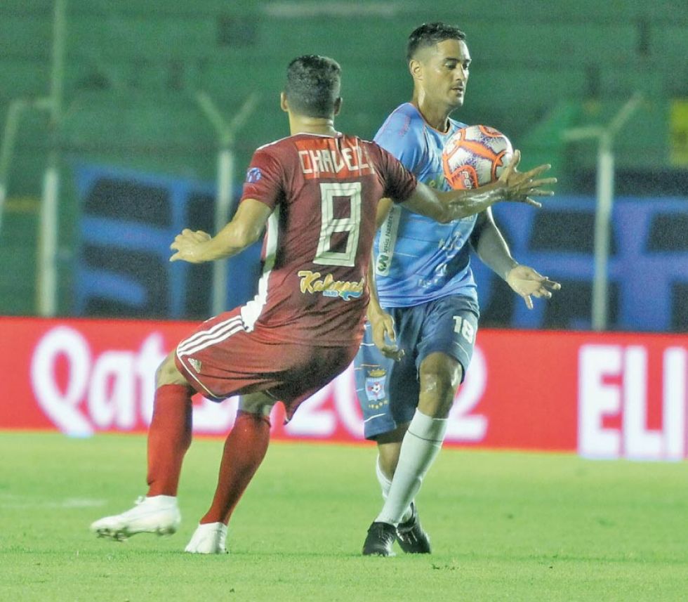 Blooming y Royal Pari dividen honores