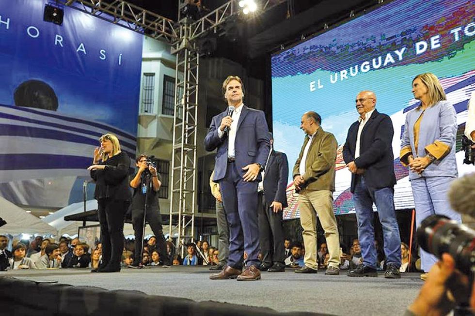 Uruguay aguarda el final del recuento de última elección