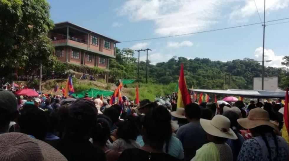 Los cocaleros determinan continuar con los bloqueos en Cochabamba