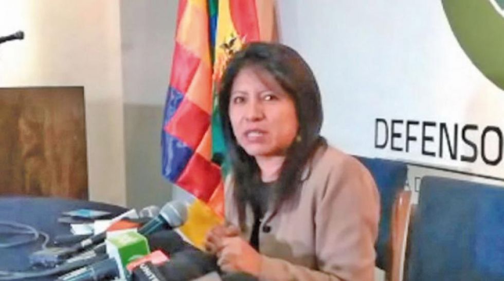 Defensora afirma que el Legislativo es quien define si renuncia a su cargo