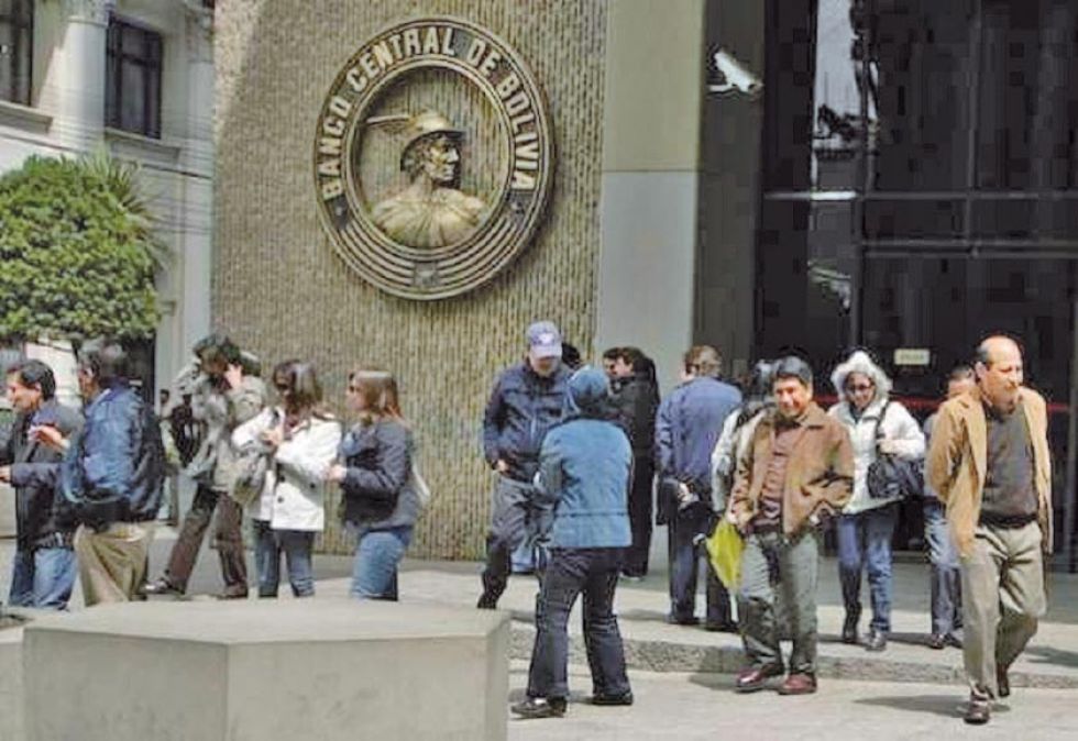 Denuncian que el BCB desembolsó Bs 520 MM antes de que Evo dimita
