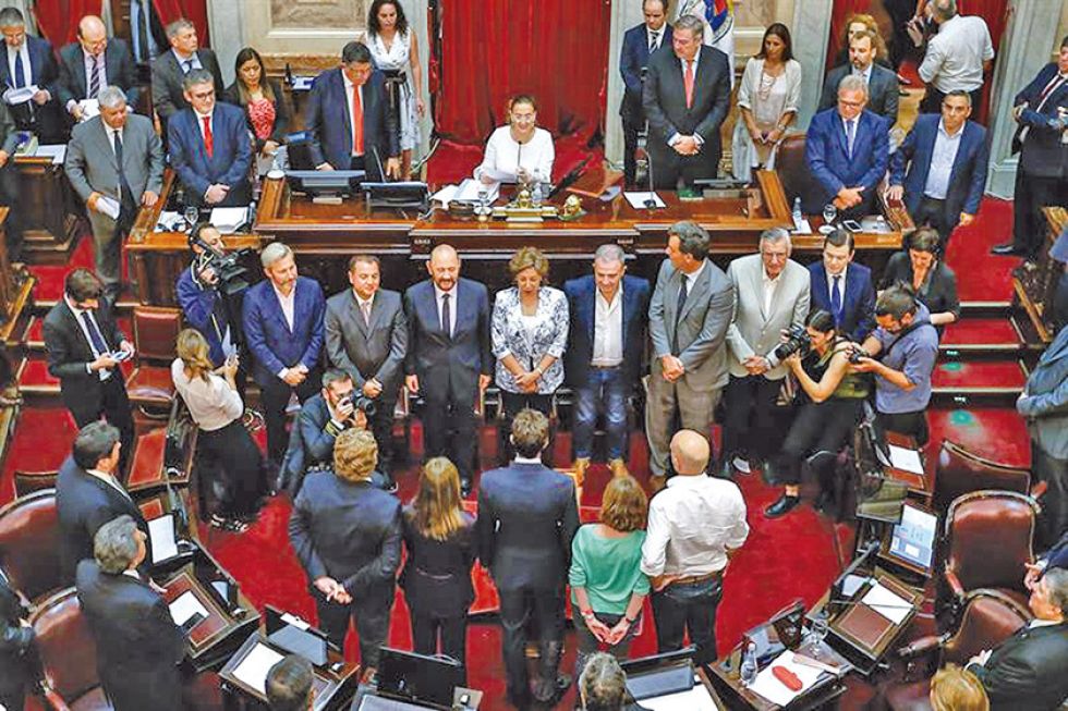 Juran nuevos senadores con mayoría peronista