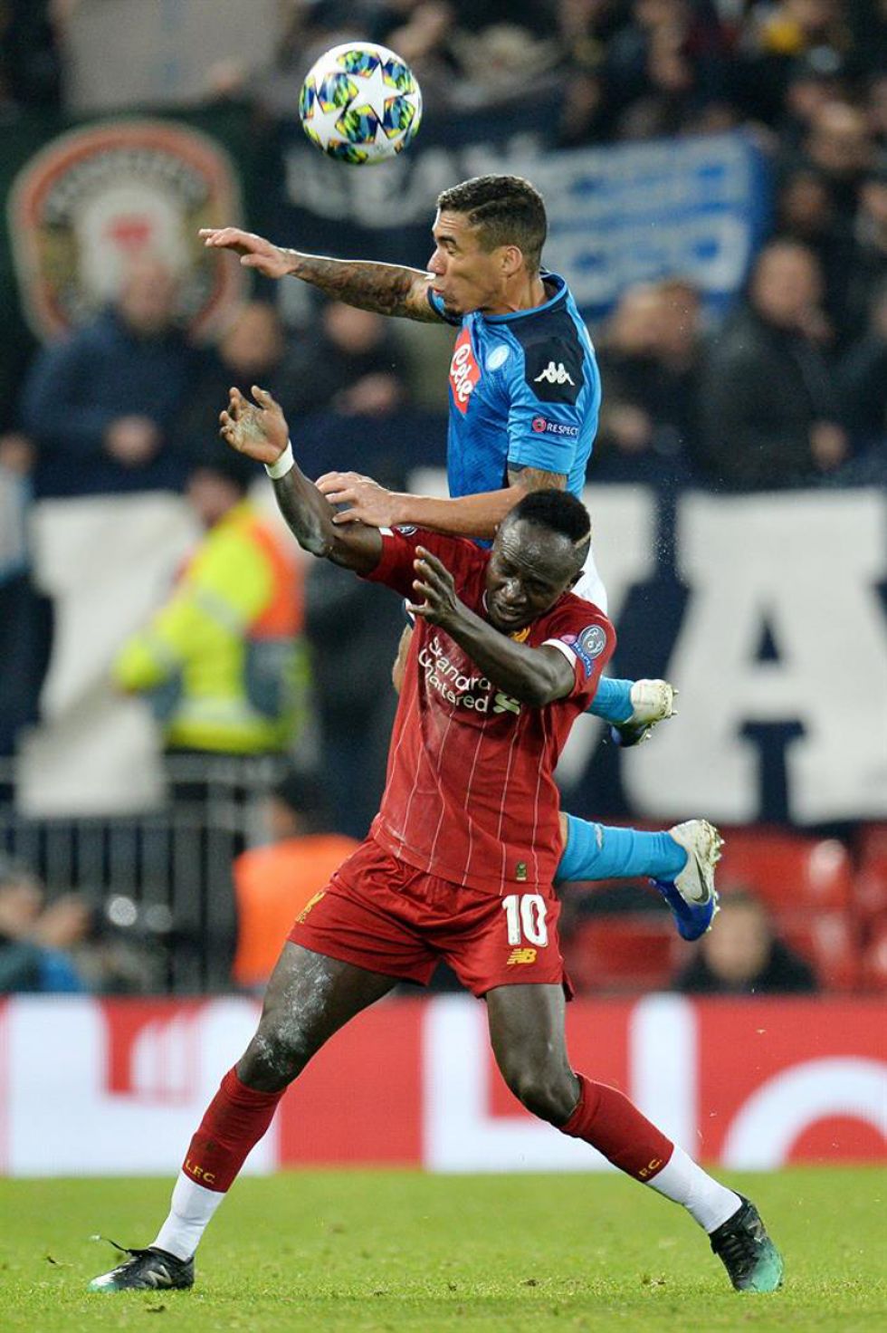 Liverpool logra un empate en Anfield ante el Nápoles