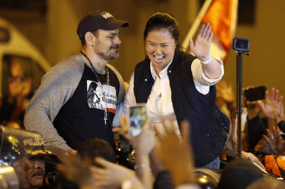 Keiko Fujimori reaparece en familia un día después de dejar prisión en Perú