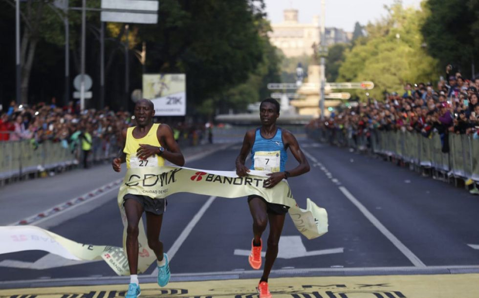 Kibet y Kiptoo dominan el maratón de Puebla