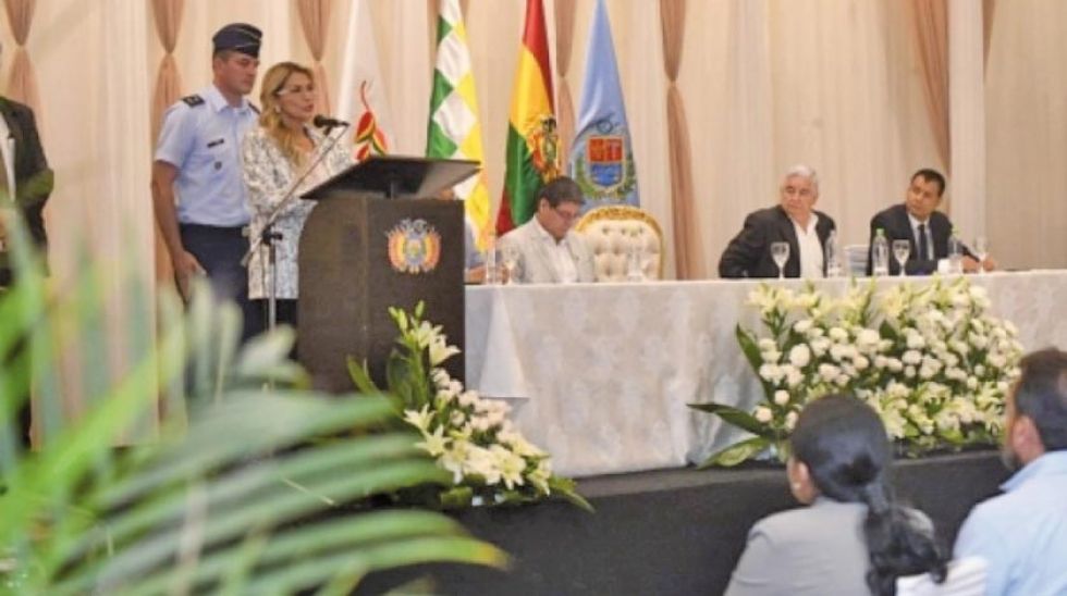Gobierno compromete que impuestos ya no será una oficina de "extorsión"