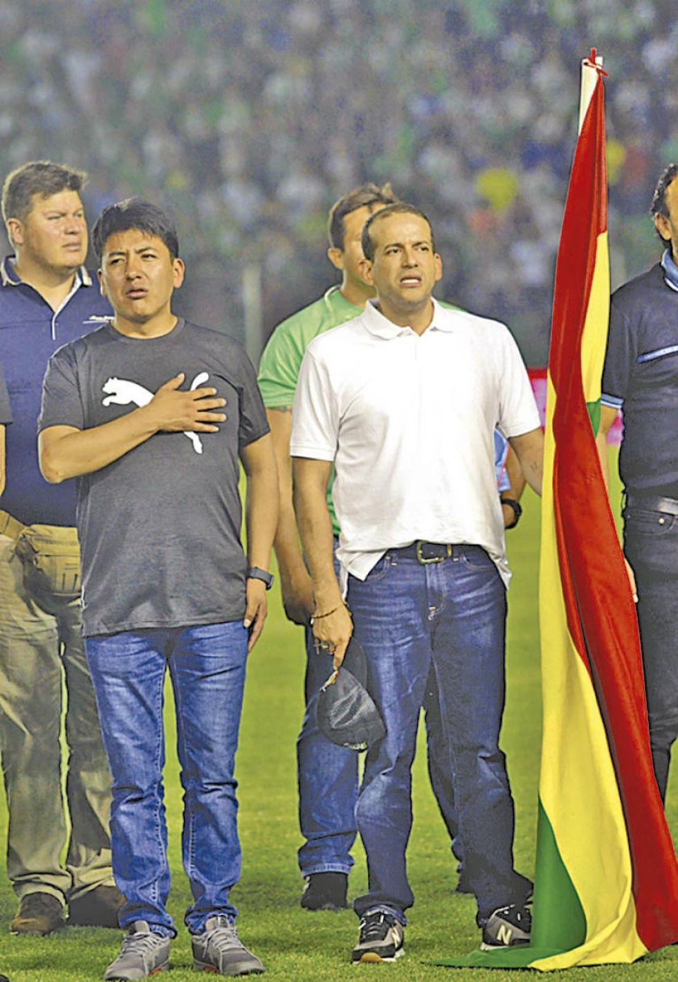 Camacho afirma que si no es Pumari, será una mujer