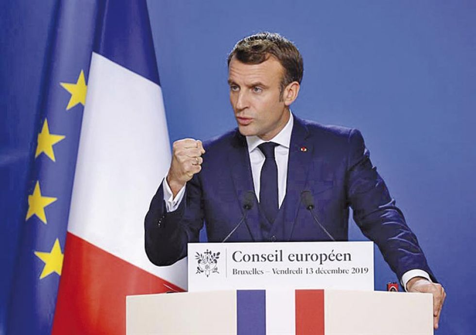 Macron dialoga con los sindicatos para frenar huelga
