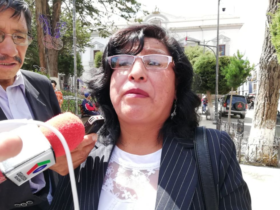 Defensora dice que no tiene por qué renunciar por capricho de una persona