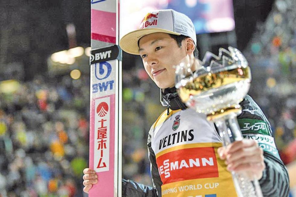 Kobayashi gana la primera prueba de saltos de esquí