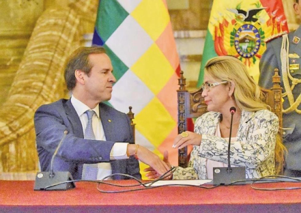 Quiroga dimite al cargo de Delegado y Áñez dice que él quiere otras cosas