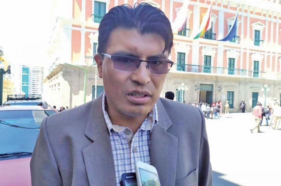 Dirigente del MTS se rebela contra Patzi: “lo amo, pero no es político”