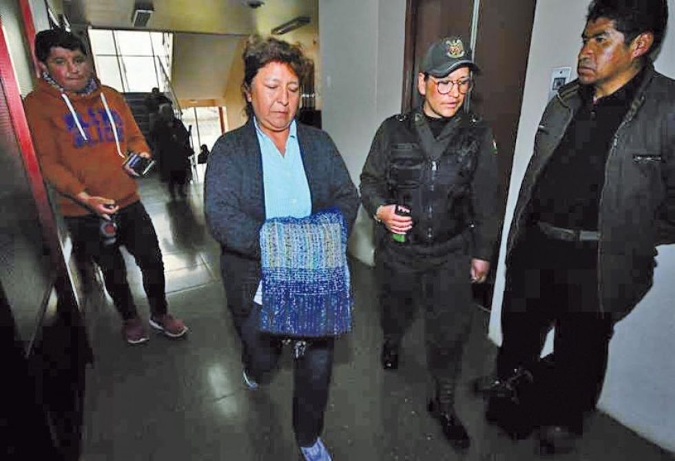 Va a prisión la funcionaria del exministro Quintana
