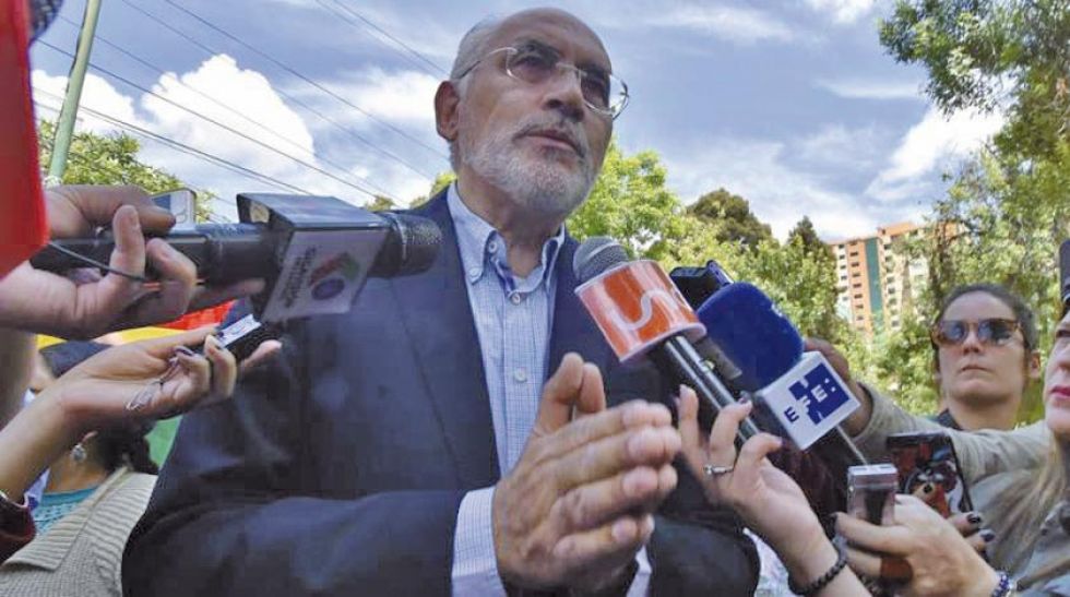 Mesa: admisión de renuncia de Morales desmiente golpe