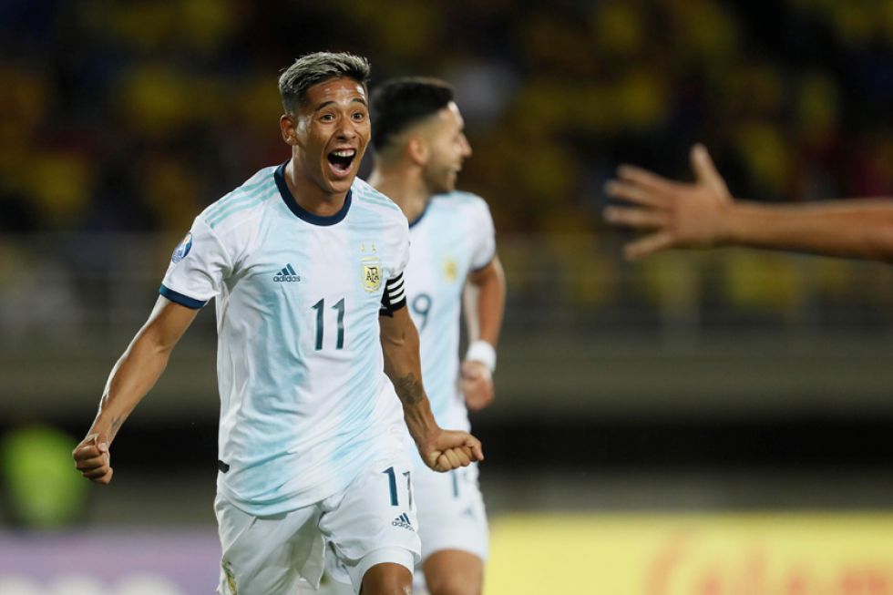 Argentina golea a Venezuela y va a la final del torneo