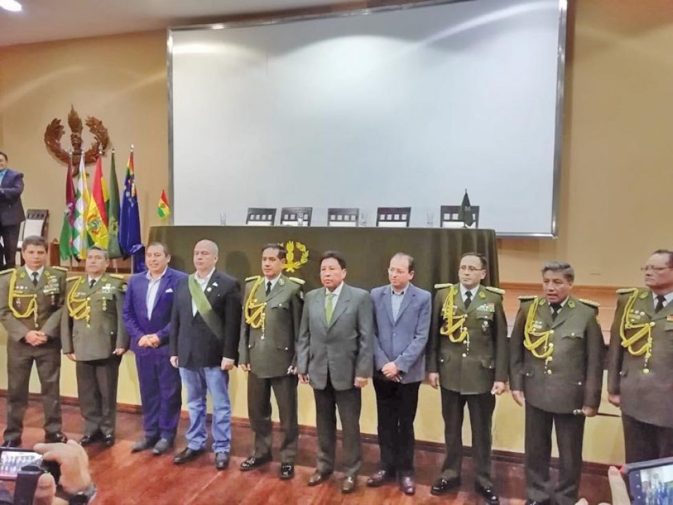 Seis oficiales de la Policía ascienden a grado de general 