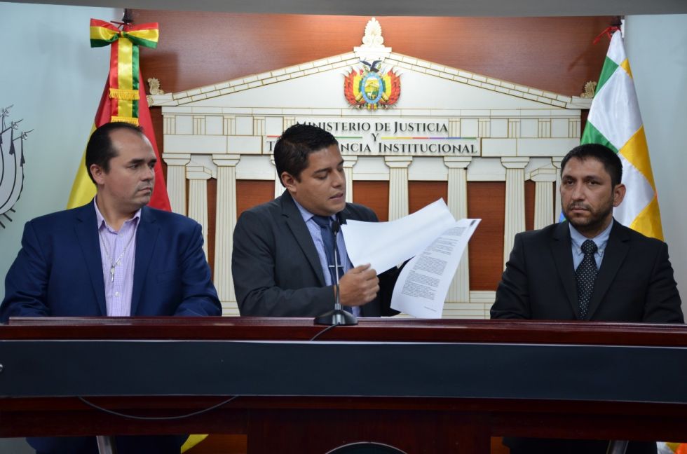 Gobierno denuncia a militante del MAS por enriquecimiento ilícito